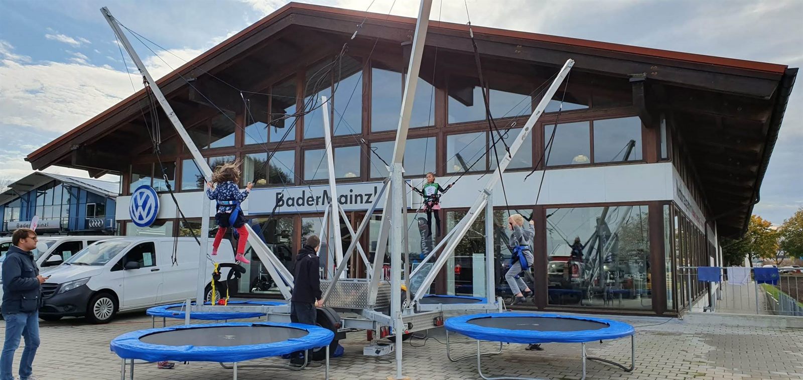 Bungee-Trampolin – Ansicht 2