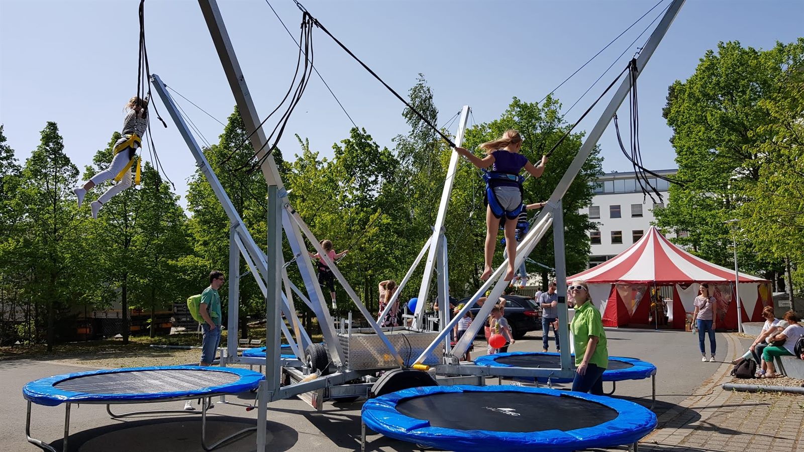 Bungee-Trampolin – Ansicht 3