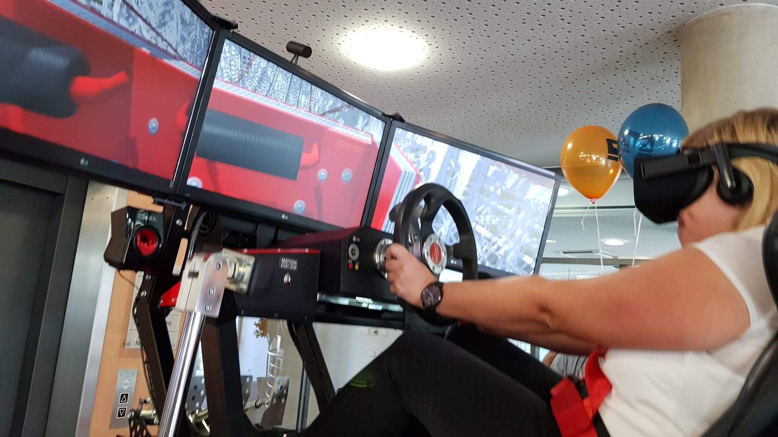 Full-Motion-Rennsimulator – Ansicht 2